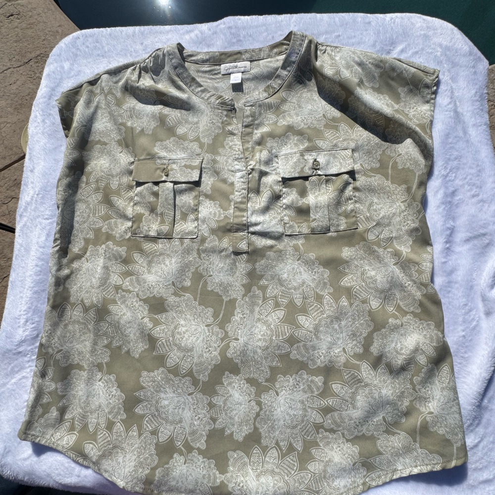 Jessica Simpson Olive Floral Blouse